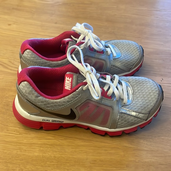 Nike Other - NIKE DUAL FUSION SNEAKERS